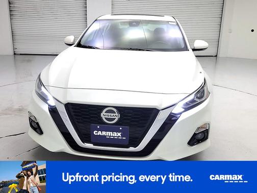 White 2022 Nissan Altima SL