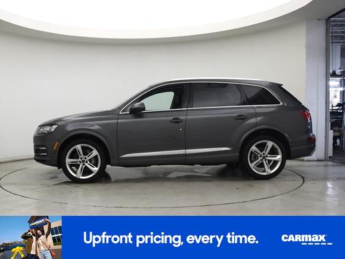 Gray 2019 Audi Q7 Prestige