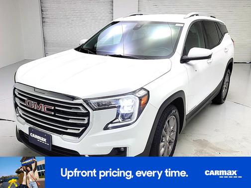 White 2024 GMC Terrain SLT