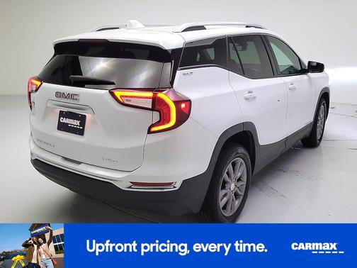 White 2024 GMC Terrain SLT