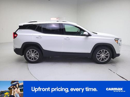 White 2024 GMC Terrain SLT