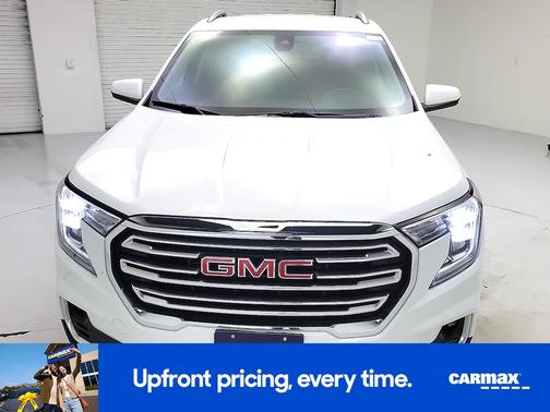 White 2024 GMC Terrain SLT