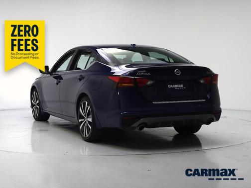 Blue 2022 Nissan Altima SR
