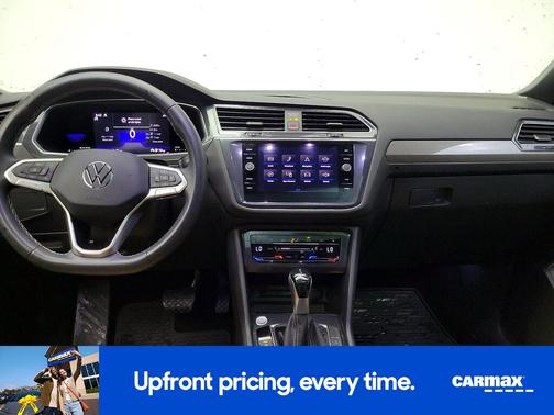Gray 2022 Volkswagen Tiguan SE