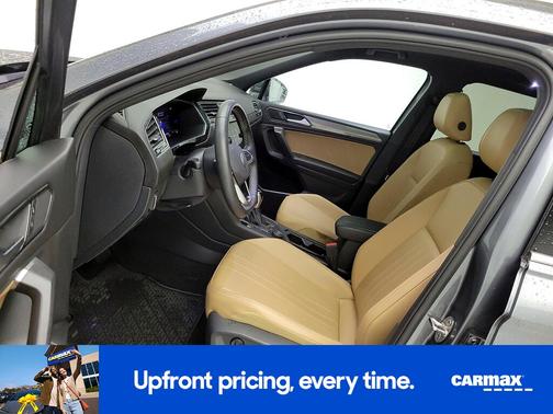 Gray 2022 Volkswagen Tiguan SE