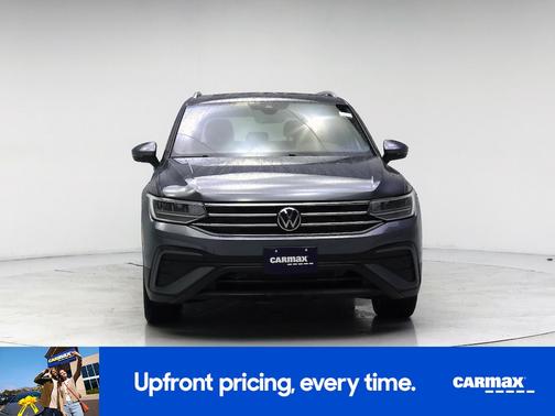 Gray 2022 Volkswagen Tiguan SE