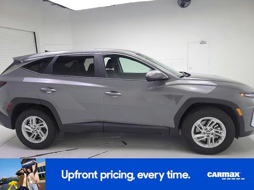Gray 2025 Hyundai TUCSON SE