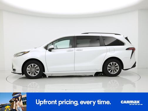 2022 Toyota Sienna XLE