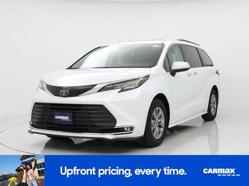 2022 Toyota Sienna XLE