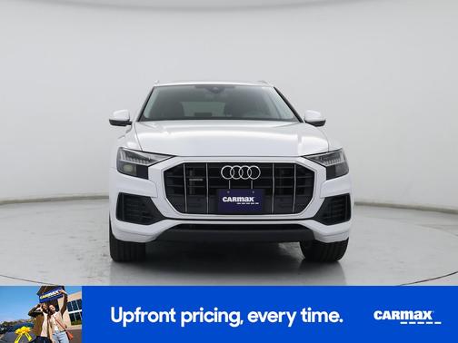 White 2023 Audi Q8 Premium