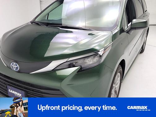 Green 2025 Toyota Sienna XLE