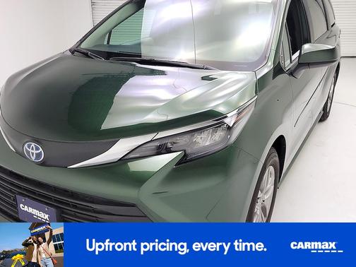 Green 2025 Toyota Sienna XLE