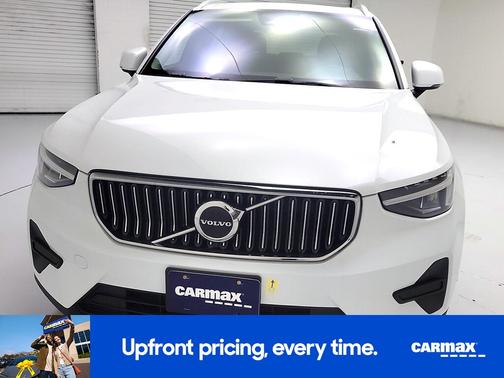 2024 Volvo XC40 B5 Plus Bright Theme