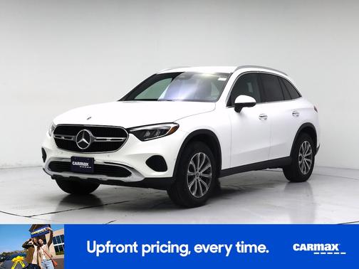 White 2024 Mercedes-Benz GLC 300
