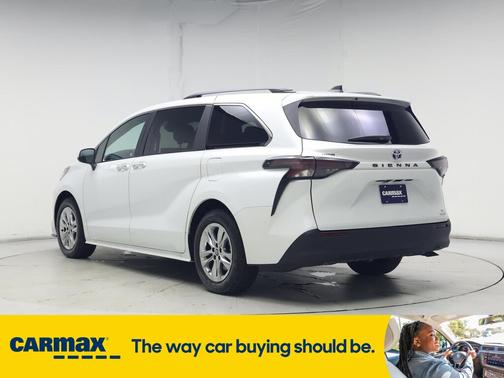 2023 Toyota Sienna XLE