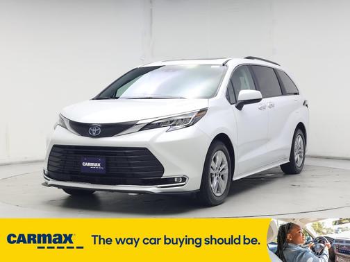 2023 Toyota Sienna XLE