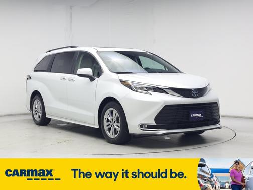 2023 Toyota Sienna XLE