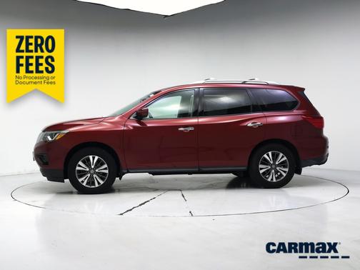 Red 2017 Nissan Pathfinder SL