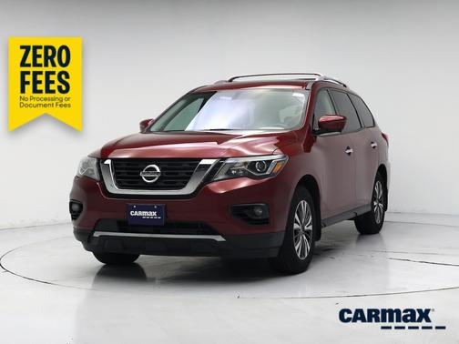 Red 2017 Nissan Pathfinder SL