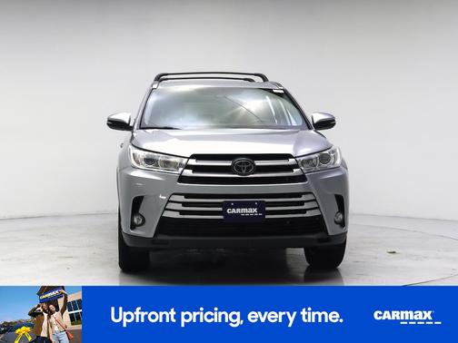 Silver 2018 Toyota Highlander XLE