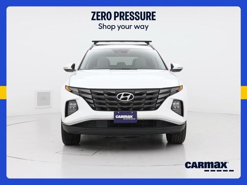 White 2023 Hyundai TUCSON SEL