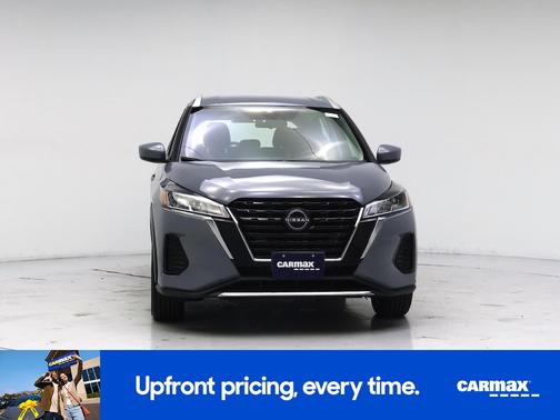 Gray 2023 Nissan Kicks SV