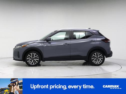Gray 2023 Nissan Kicks SV
