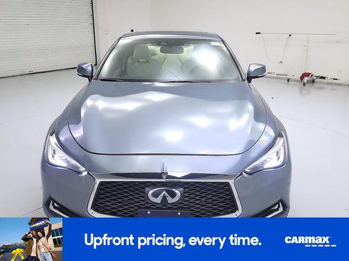 2017 INFINITI Q60 Premium