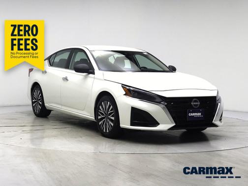 White 2025 Nissan Altima SV