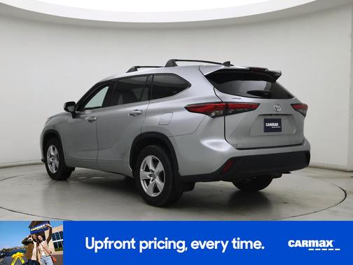 Silver 2022 Toyota Highlander LE