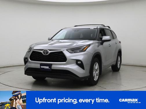 Silver 2022 Toyota Highlander LE
