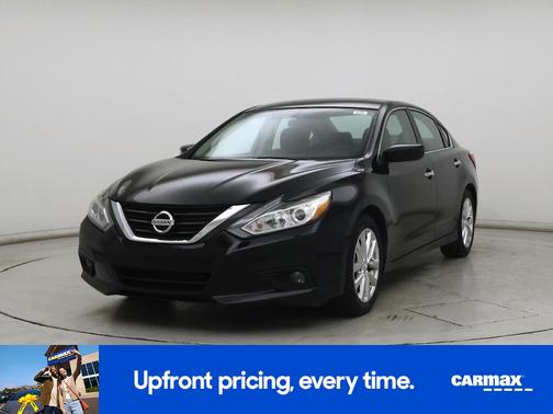 Black 2017 Nissan Altima SV