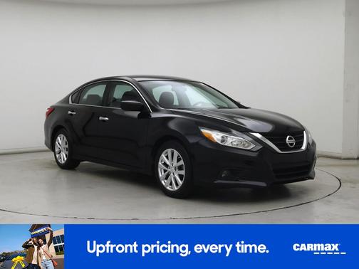 Black 2017 Nissan Altima SV
