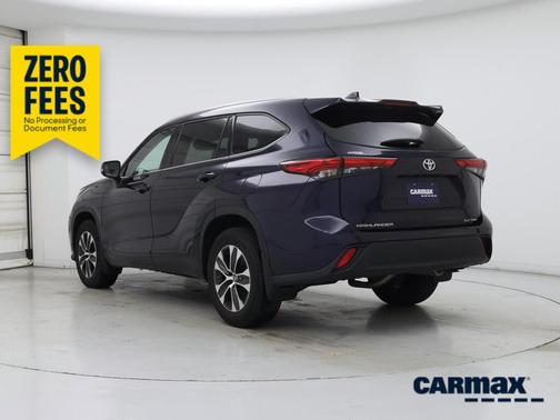 Blue 2022 Toyota Highlander XLE