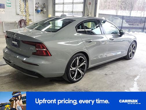 2024 Volvo S60 B5 Core Dark Theme