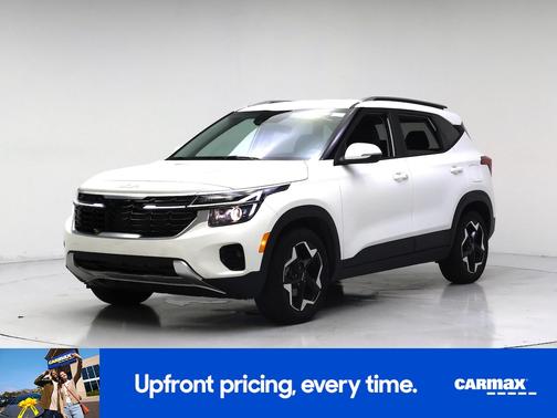 White 2025 Kia Seltos S
