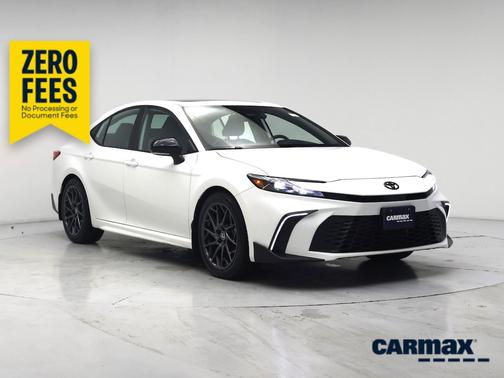 White 2025 Toyota Camry SE