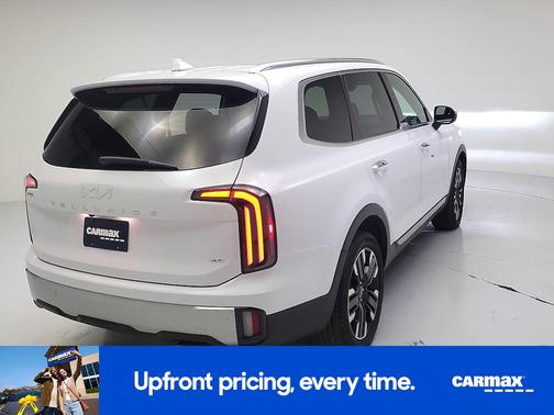 White 2023 Kia Telluride SX Prestige
