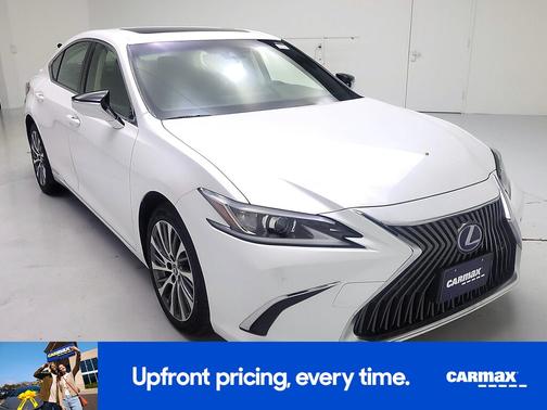 White 2019 Lexus ES 300h