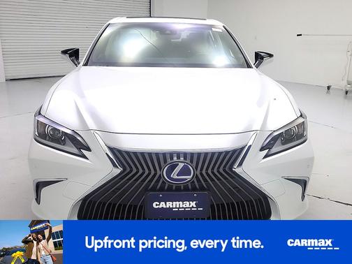 White 2019 Lexus ES 300h