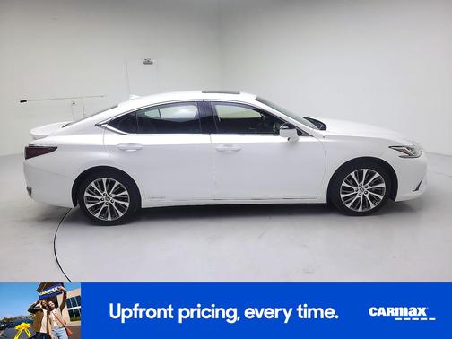 White 2019 Lexus ES 300h
