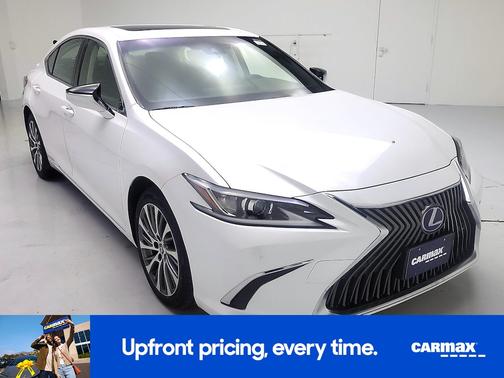 White 2019 Lexus ES 300h