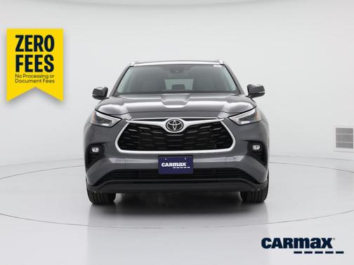 Gray 2024 Toyota Highlander XLE