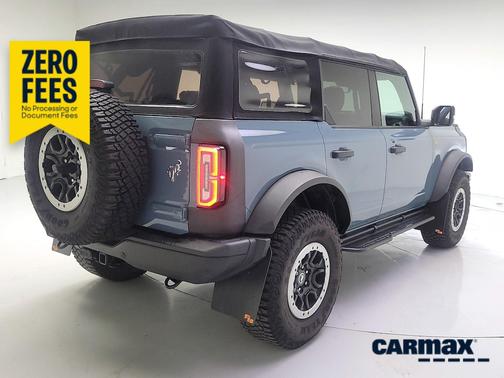 Blue 2022 Ford Bronco Badlands