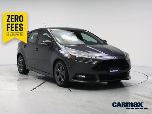 Gray 2017 Ford Focus ST
