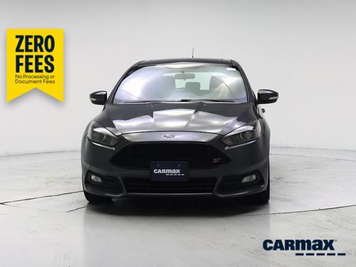 Gray 2017 Ford Focus ST