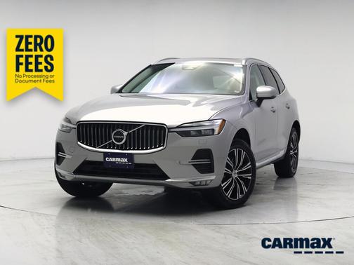 Silver 2022 Volvo XC60 B5 Momentum