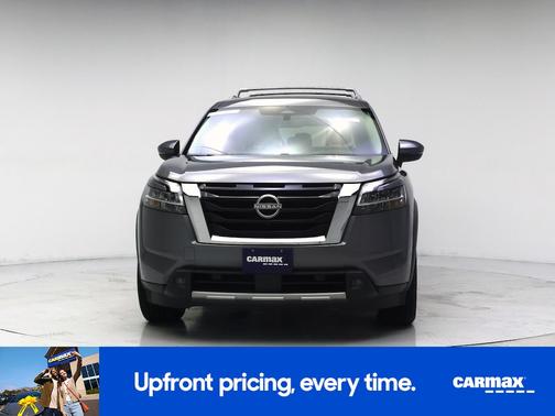 Gray 2023 Nissan Pathfinder SL