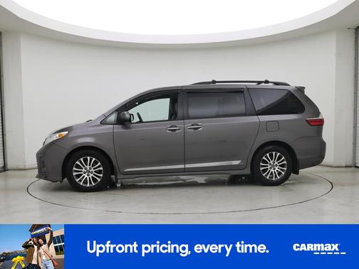 Gray 2018 Toyota Sienna XLE