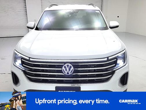 White 2024 Volkswagen Atlas SE w/Tech